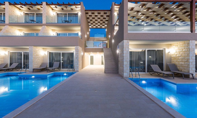 Plaka Apartment | Sun and Sea Plus Resort Hotel