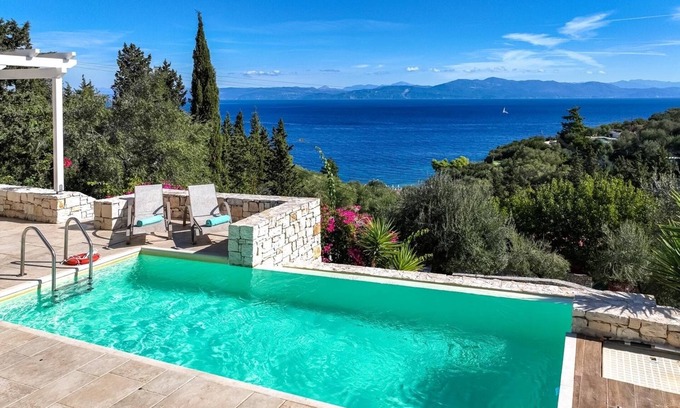 Katsimatika Villa | Sunny, Modern, Infinity Pool - walk to Gaios
