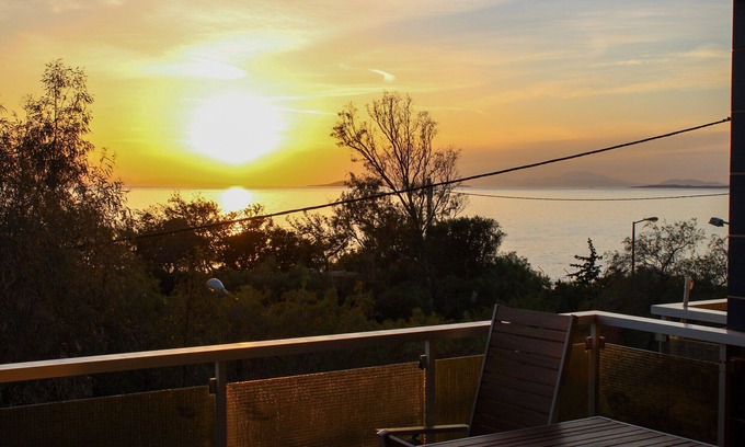 Saronida Apartment | Sunset seaview apartment on the coast of Saronida