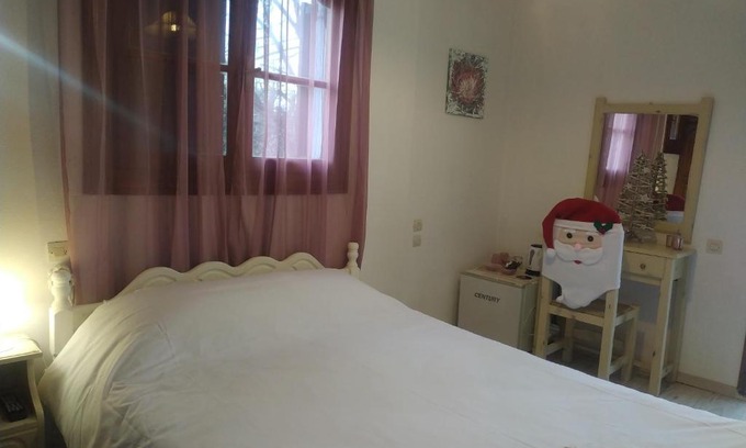 Vizitsa House | Traditional Cozy Room