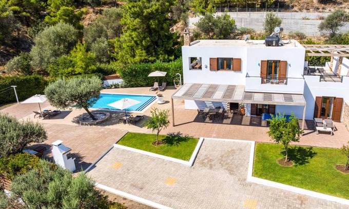 Vlicha Villa | Villa ∙ 4 bedrooms ∙ 6 guests