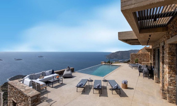Gavrio Villa | Villa ∙ 5 bedrooms ∙ 16 guests