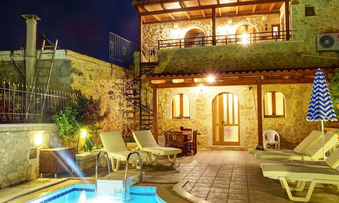 Frantzeskiana Metochia Villa | Villa Andriana - Traditional Luxury