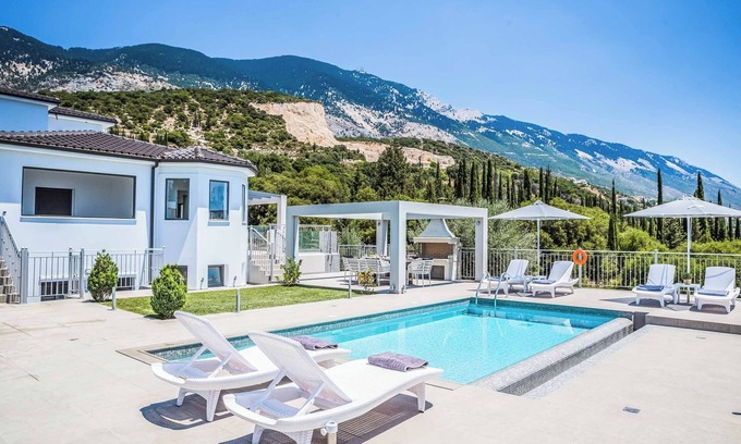 Leivathos Villa | Villa Aris - Three Bedroom Villa, Sleeps 6