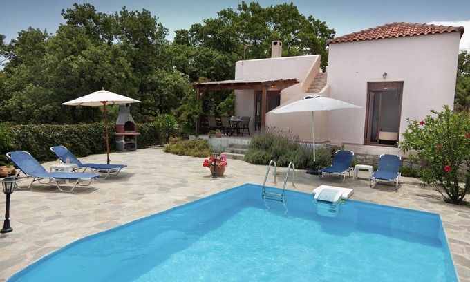 Atsipópoulon Villa | Villa in Prines with Sea View & Pool