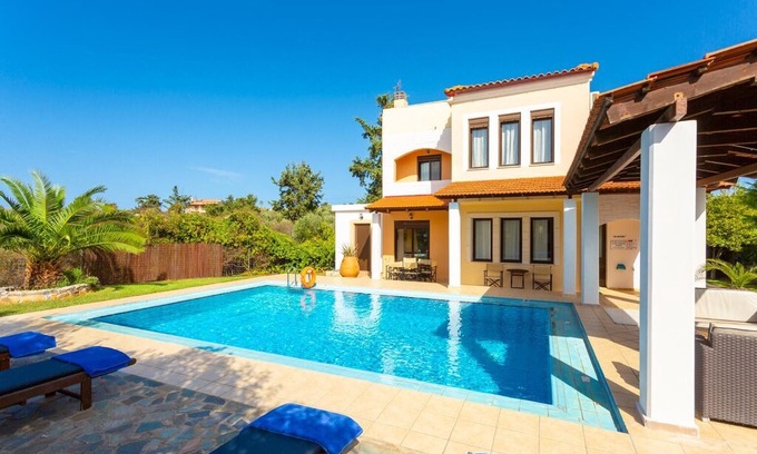 Kefalas Villa | Villa Kefalas: Large Private Pool, A/C, WiFi