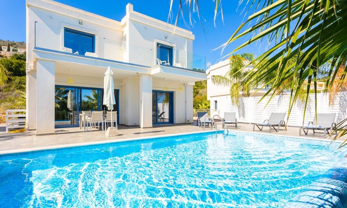 Skala Villa | Villa Starfish: Large Private Pool, Walk to Beach, Sea Views, A/C, WiFi