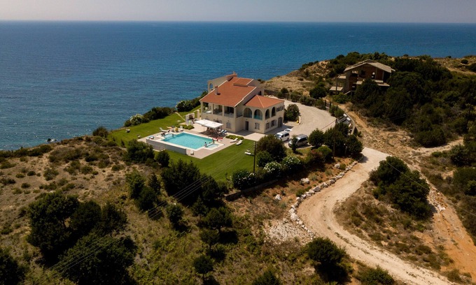 Dafnata House | Villa VICI - Spacious Villa - 4 to 7 Bedrooms - 6 bathrooms