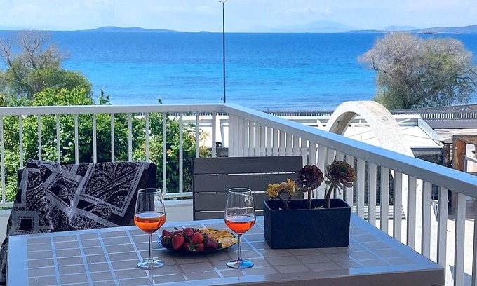 Saronida Apartment | VISTA MARE beachfront apartment.