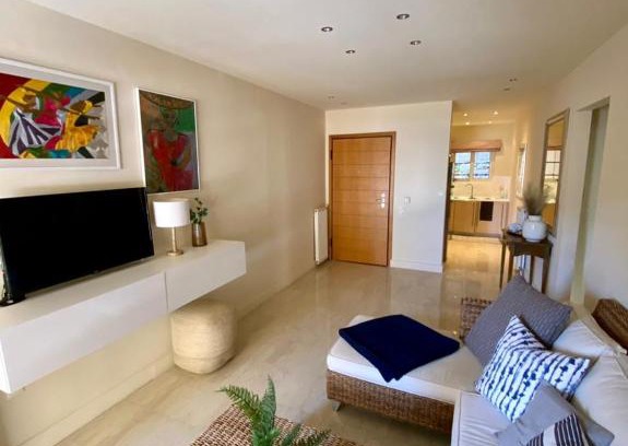 Vouliagmeni Apartment | Vouliagmeni Athens Riviera walk to beach