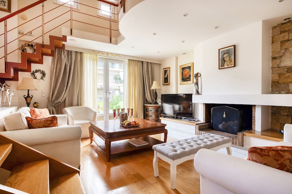 Palaio Faliro House | Artistic luxury villa - 12 people close to the beach and city center