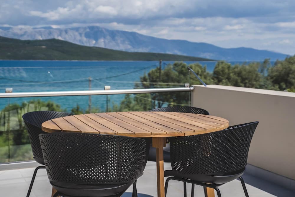 Episkopos Apartment | One-Bedroom with Attic Apartment Sea View