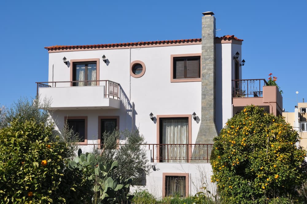 Zipari House | Anastasia's House, Zipari