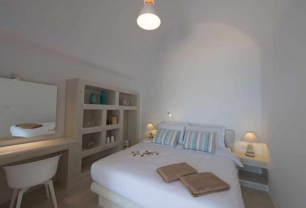 Photo of Bedroom in Fira