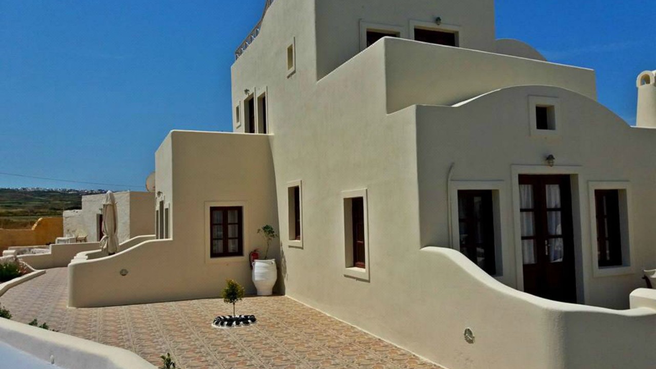 Photo of Buildings in Kamari