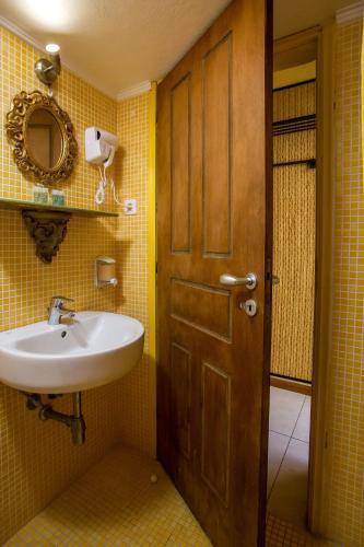 Photo of Bathroom in Lindos