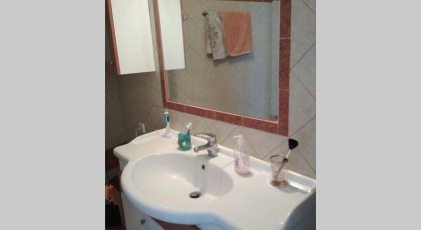 Photo of Bathroom in Lambinou