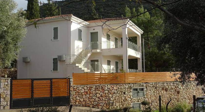 Photo of Others in Mikros Gialos