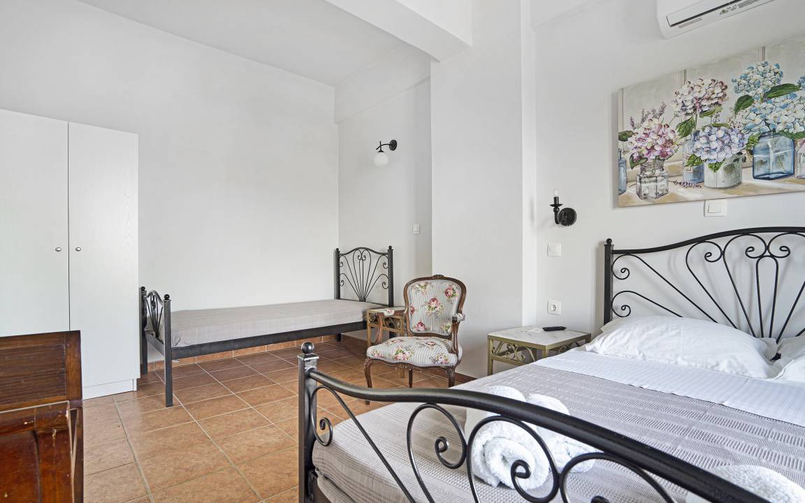 Photo of Bedroom in Parisata