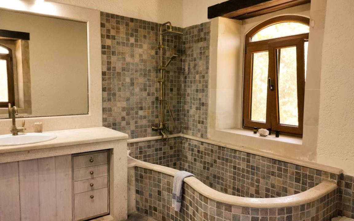 Photo of Bathroom in Armenoi