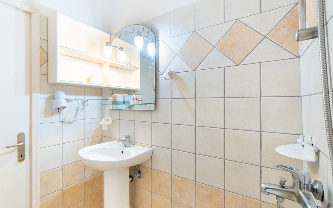 Photo of Bathroom in Roda