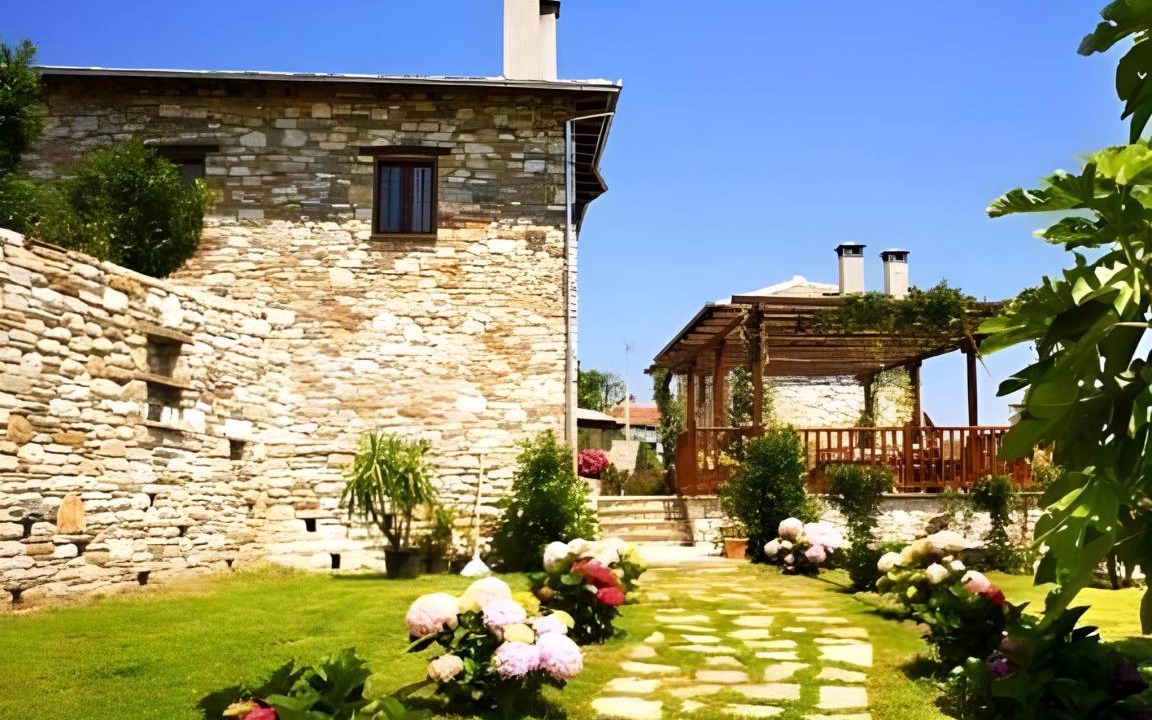 Photo of Others in Mouresi