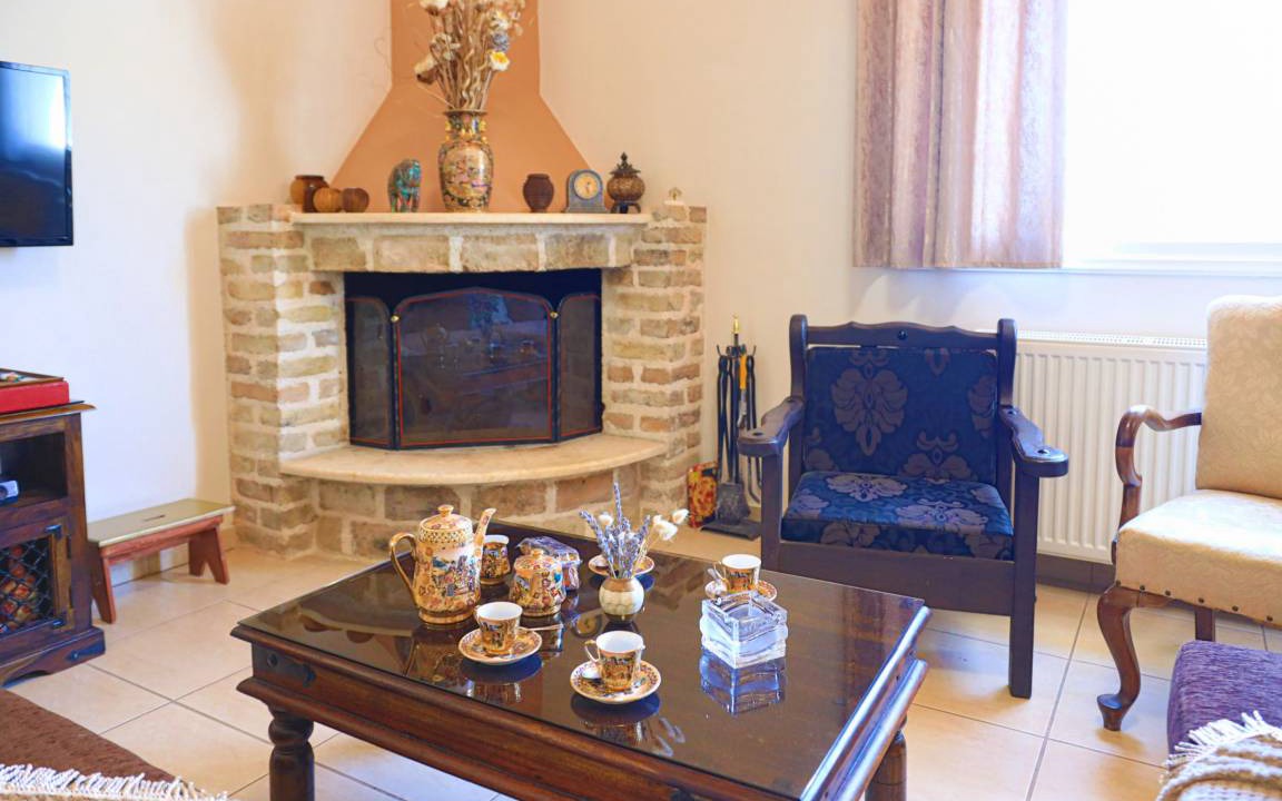 Photo of Livingroom in Petaleia