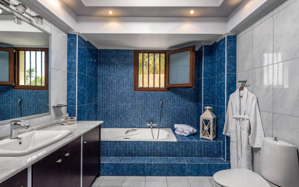 Photo of Bathroom in Ialyssos