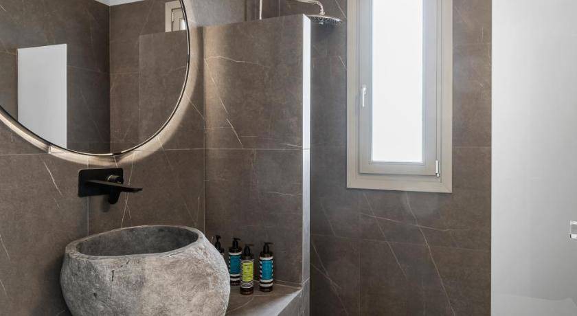 Photo of Bathroom in Paleopolis