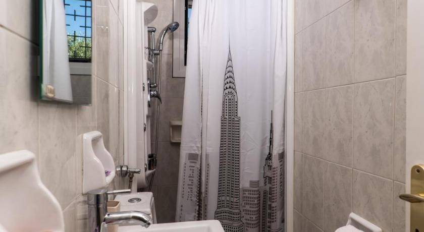 Photo of Bathroom in Darmarochori