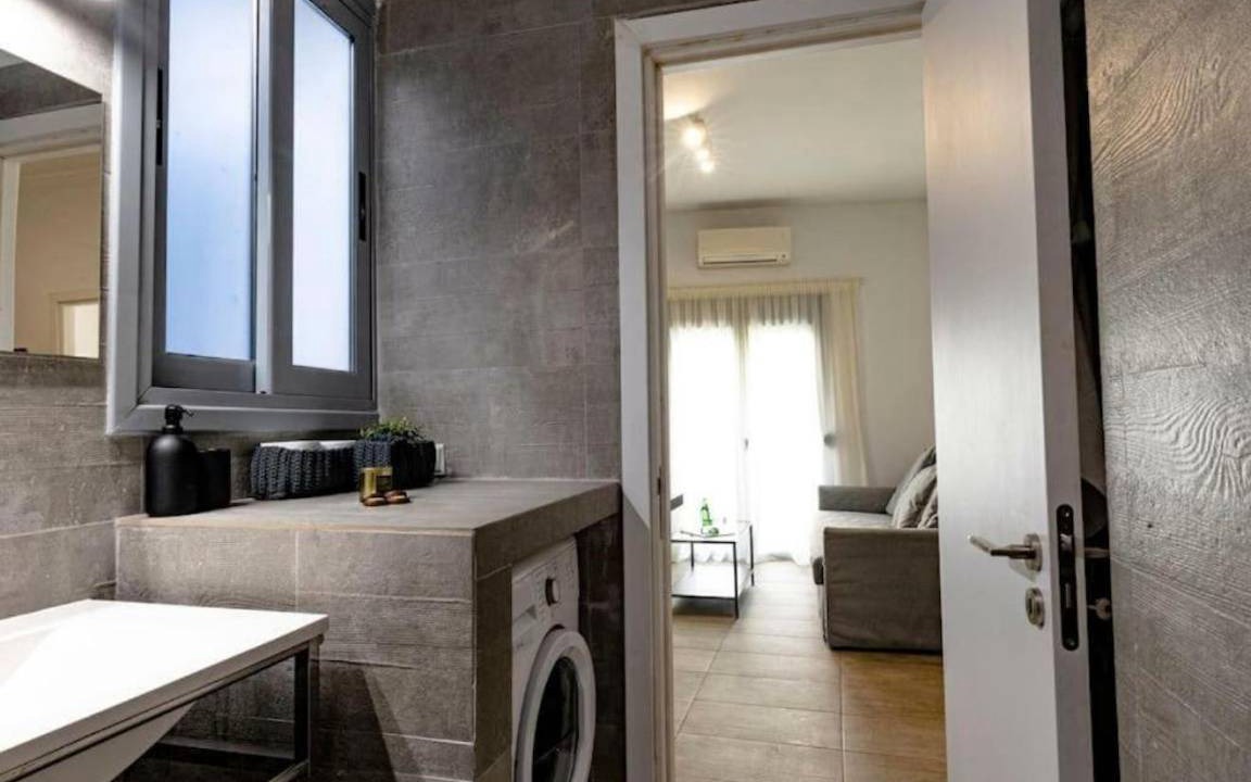 Photo of Bathroom in Ampelokipoi