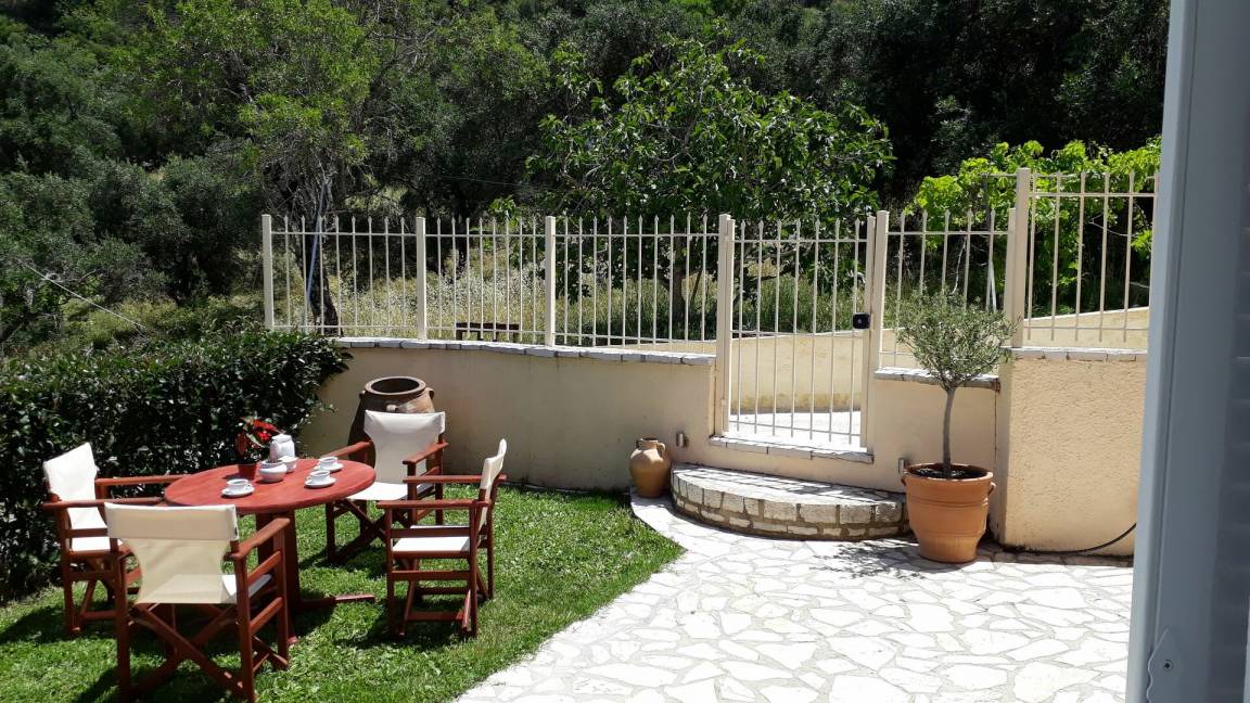 Photo of Patio Balcony in Petaleia