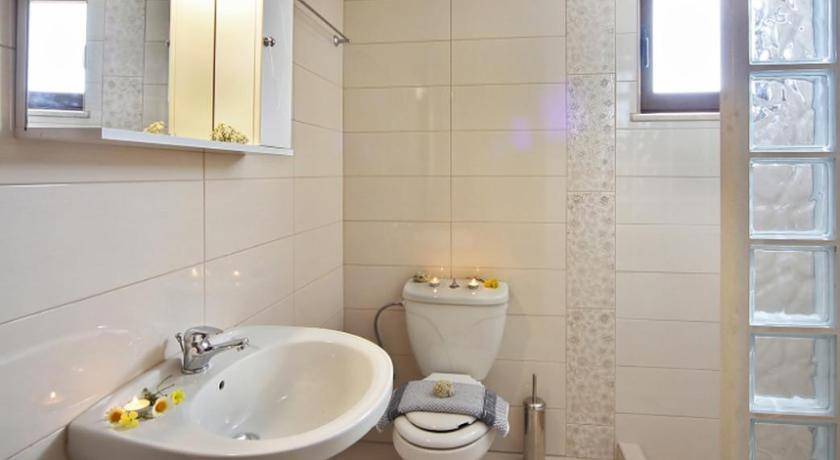 Photo of Bathroom in Anopolis