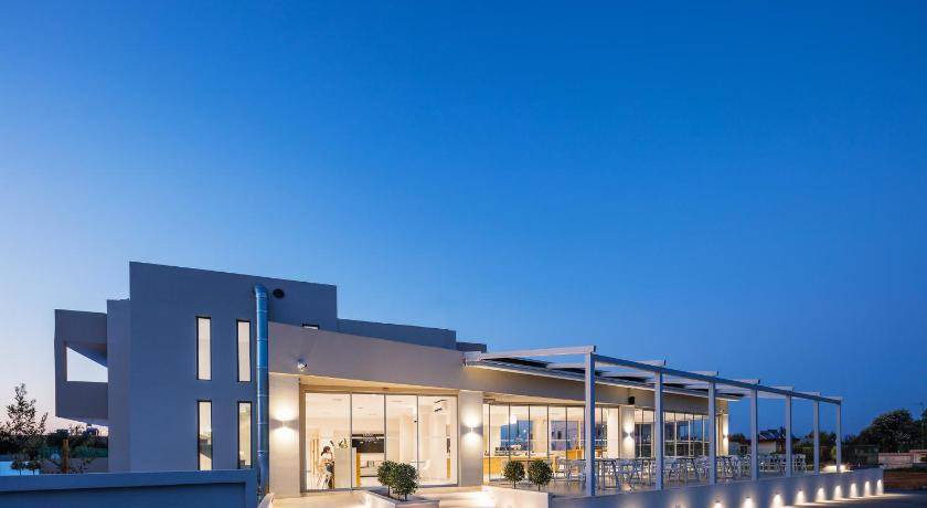 Photo of Buildings in Paralia Kourna
