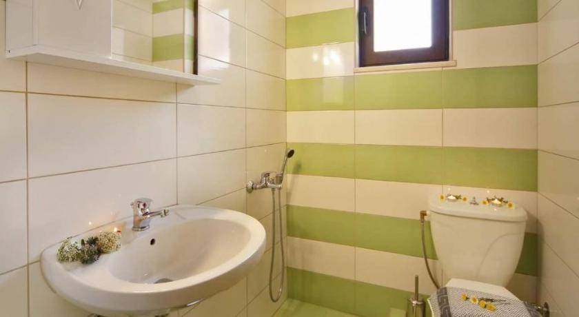 Photo of Bathroom in Anopolis
