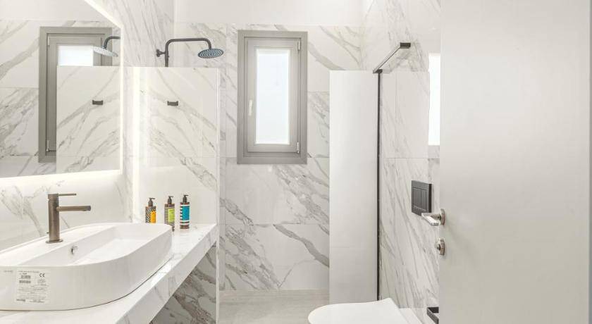 Photo of Bathroom in Paleopolis