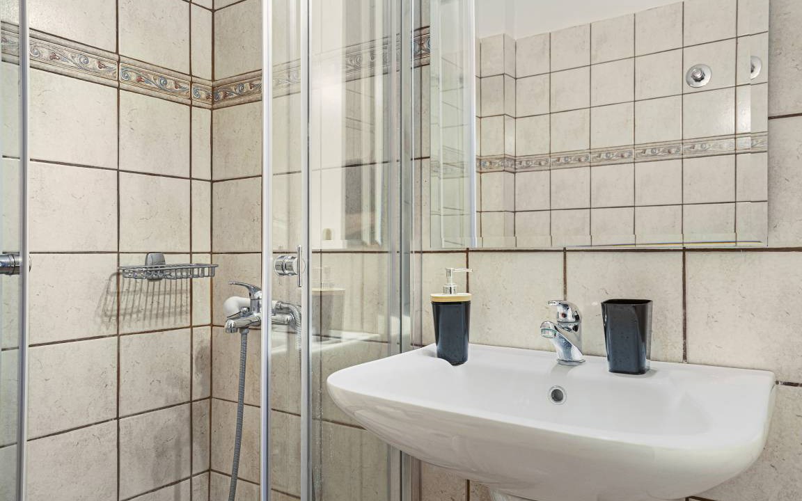Photo of Bathroom in Parisata
