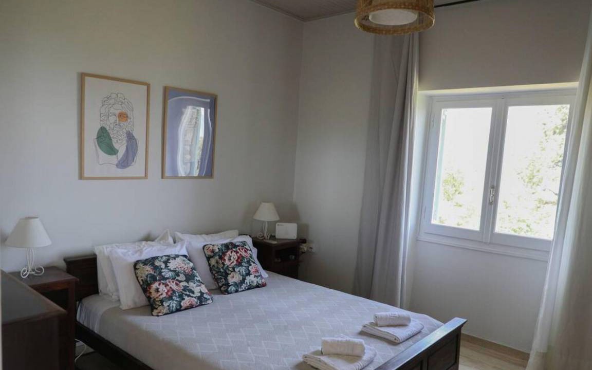 Photo of Bedroom in Petaleia