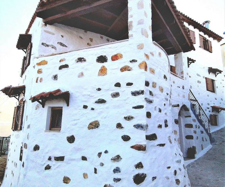 Photo of Buildings in Yianniou