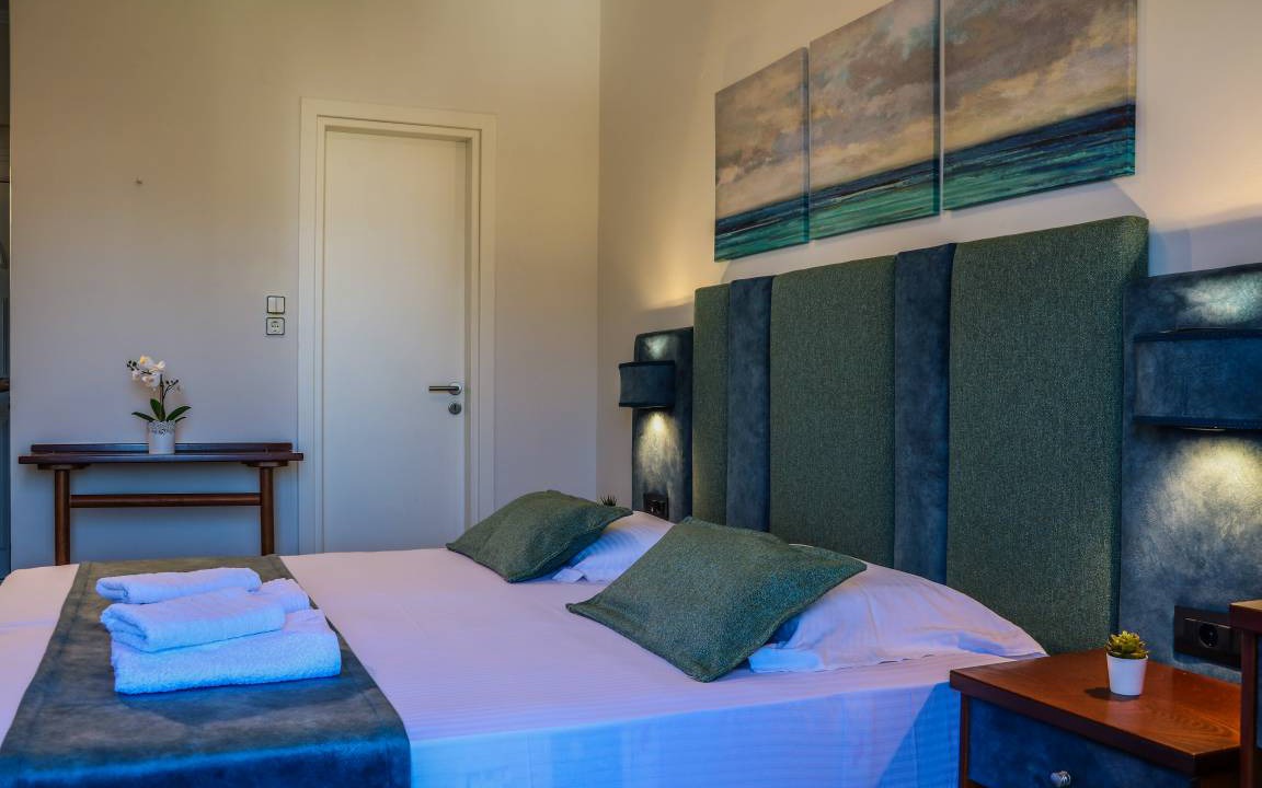 Photo of Bedroom in Adamas