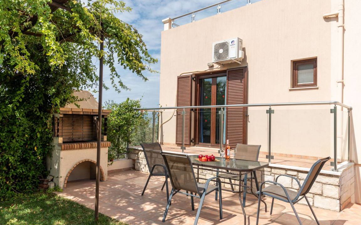 Photo of Patio Balcony in Pyrgos Psilonerou