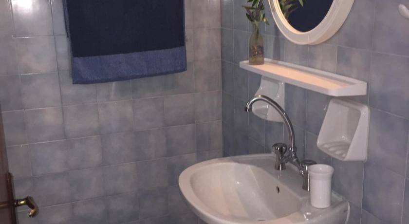Photo of Bathroom in Drepano