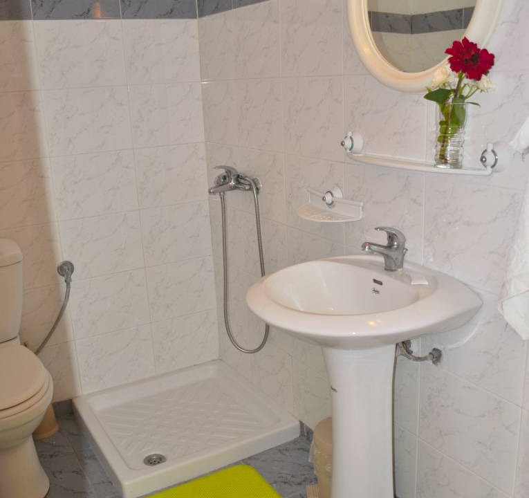 Photo of Bathroom in Parelia