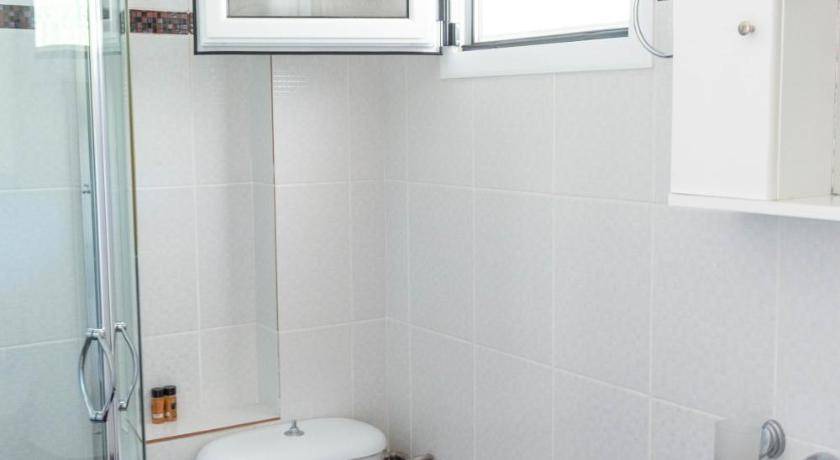 Photo of Bathroom in Mikros Gialos