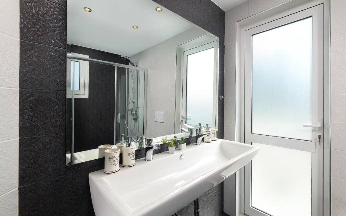 Photo of Bathroom in Ixia