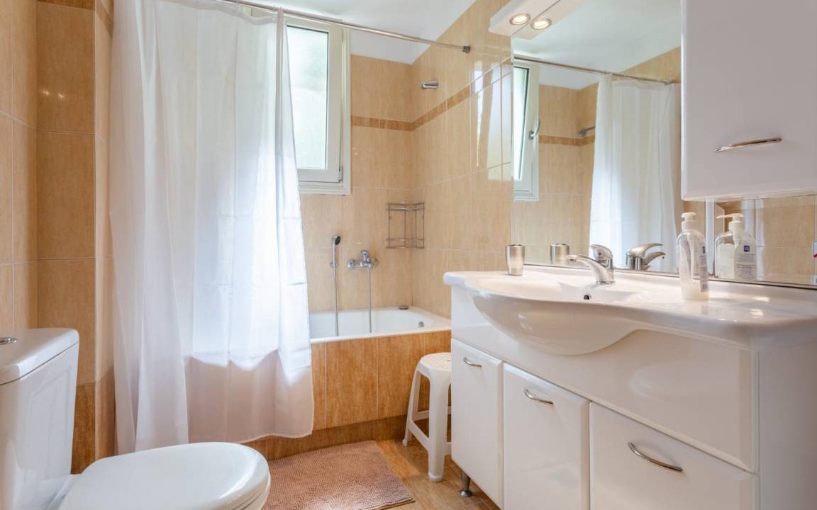 Photo of Bathroom in Gerani
