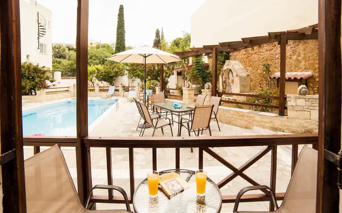 Photo of Patio Balcony in Roussospiti