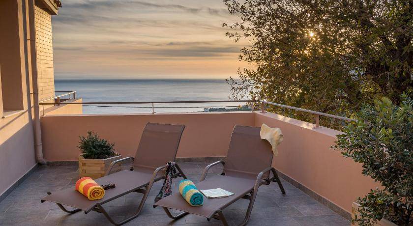 Photo of Patio Balcony in Mirthios