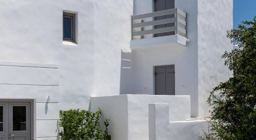Photo of Buildings in Glinado