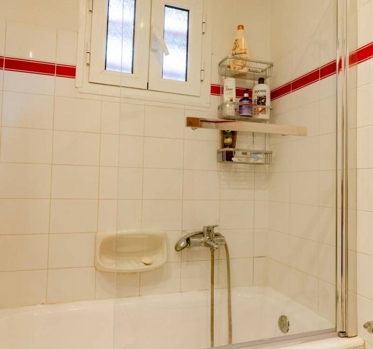 Photo of Bathroom in Kardhakata